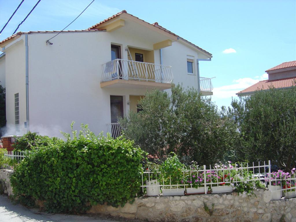 Apartments Bilic Nemira Omis Exterior photo