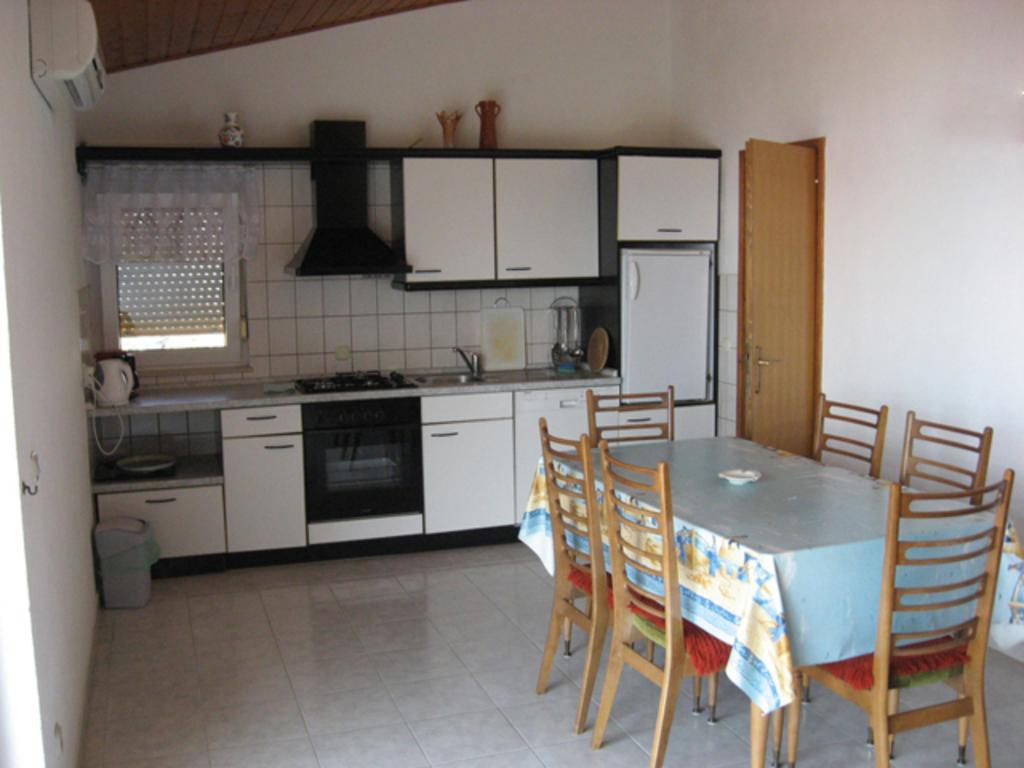 Apartments Bilic Nemira Omis Exterior photo